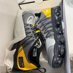 Nike Air VaporMax in Gray and Yellow